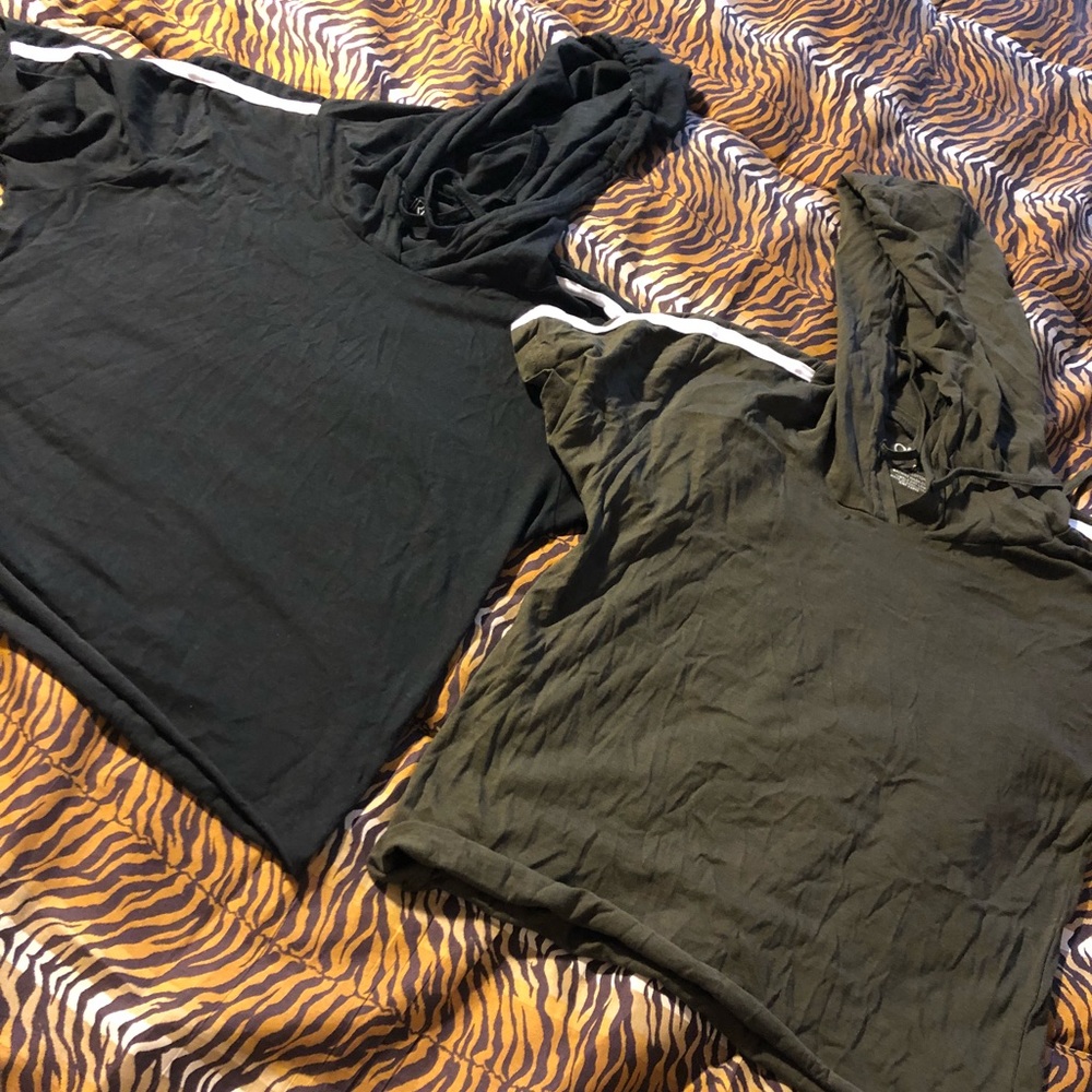 Crop top women’s short sleeve hoodie bundle deal